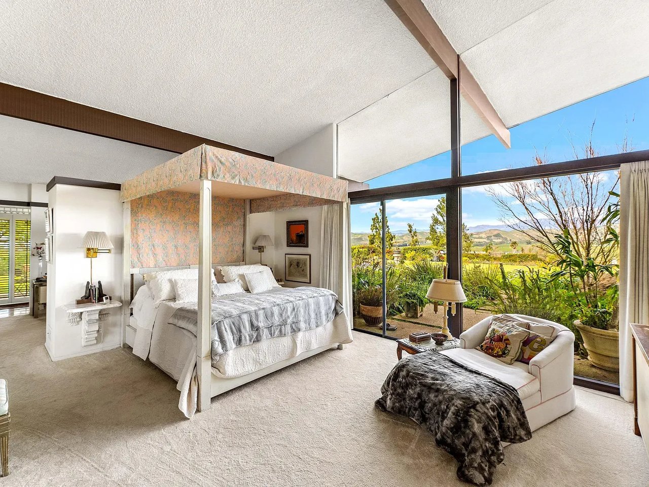 675 Fairway Dr, Camarillo, CA 93010