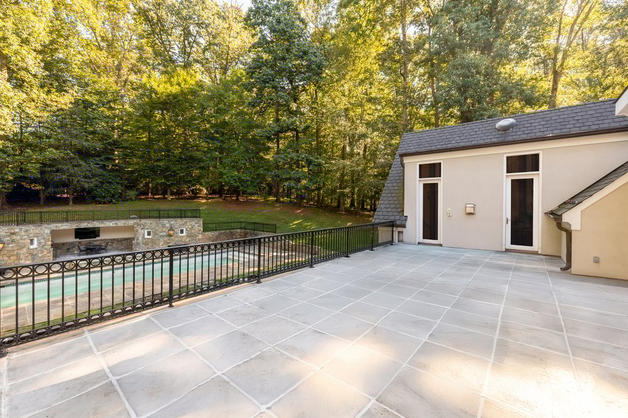 11218 River View Drive