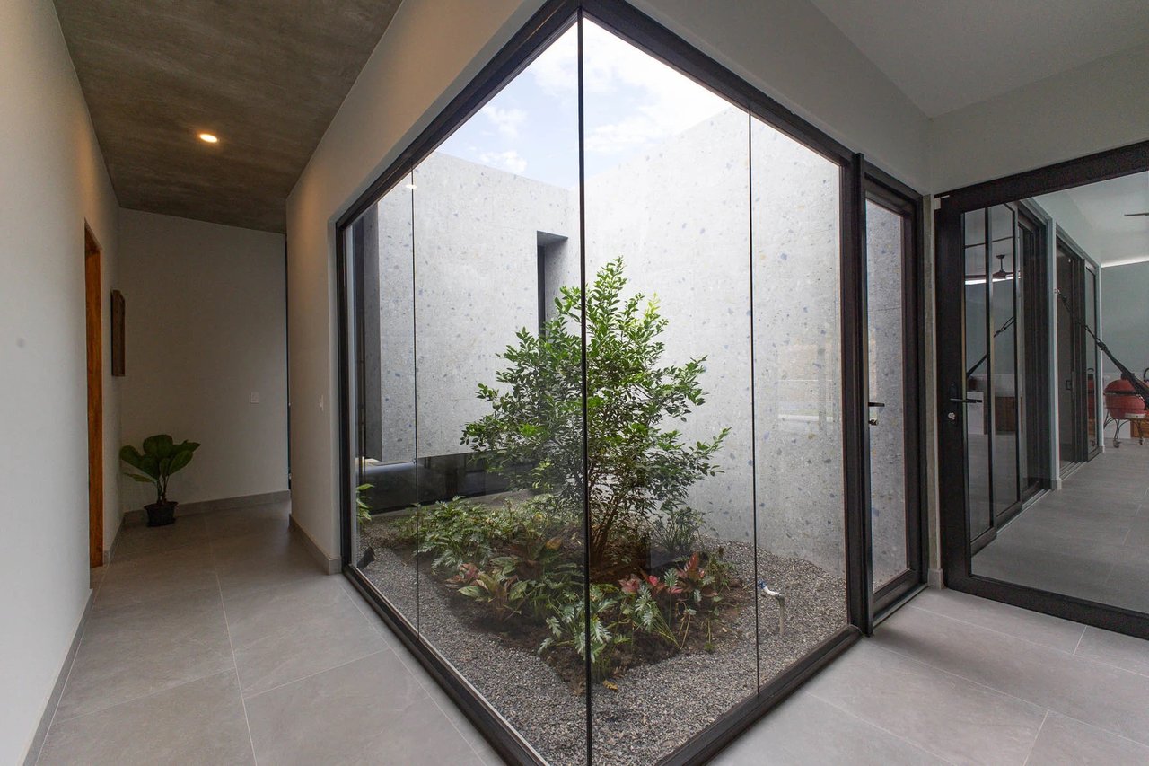 3 Bedroom, Contemporary Estate home in Manuel Antonio 