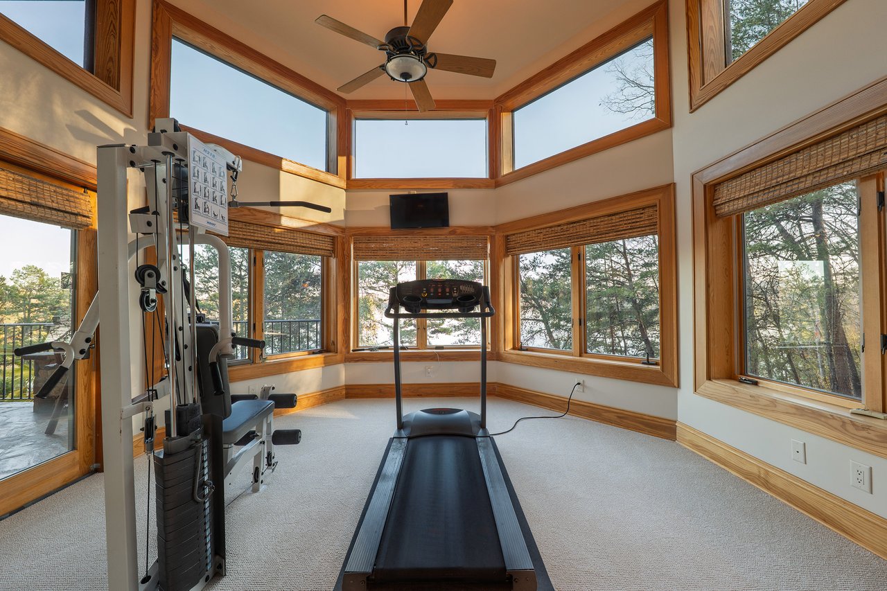 3406 Thunder Point