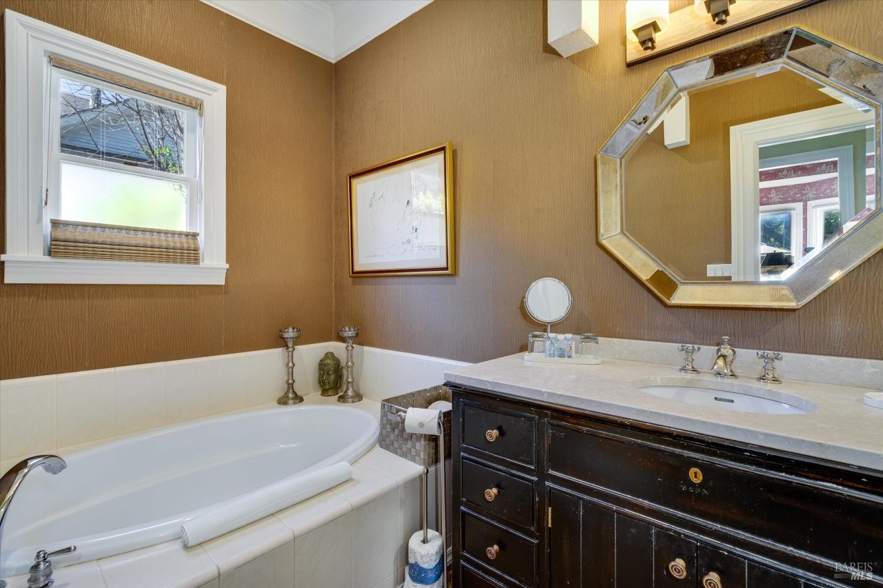 1139 Lincoln Ave, Calistoga