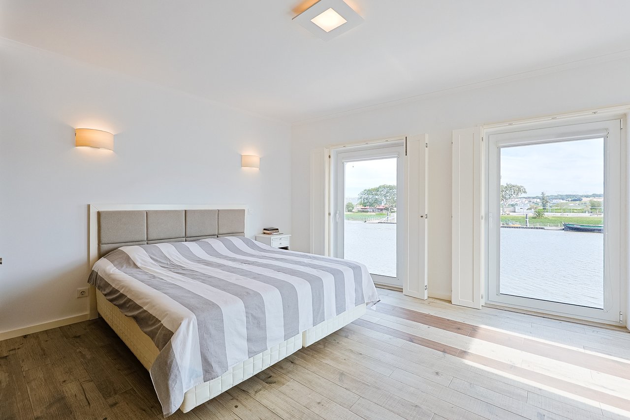Elevated Riverside Living Minutes from Comporta