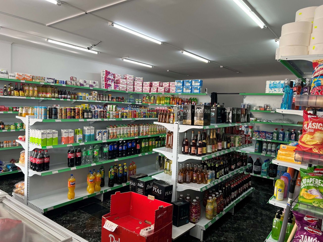 Prime Commercial Space Near Lisbon – Tenant in Place – 5% Annual Return