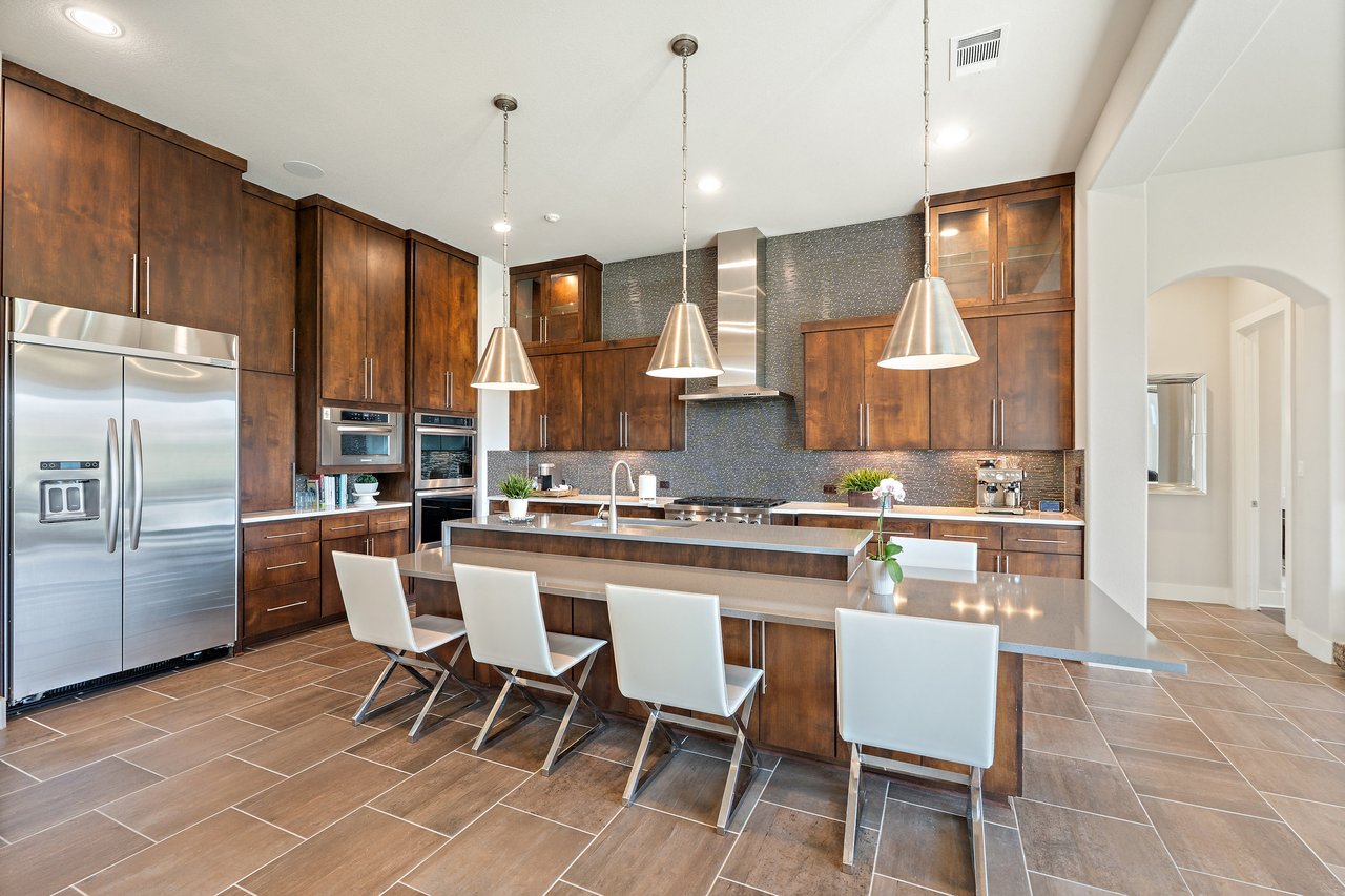 Modern Transitional Luxury Home in Gated Bluffs of Steiner Ranch | Lake Austin Access + Hill Country Views | $1.9MM