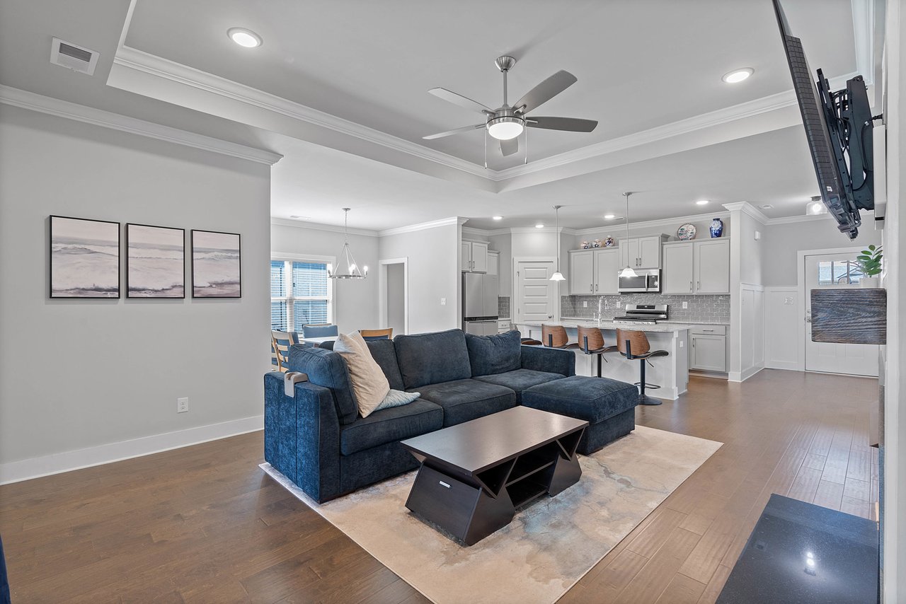 Elegant Home Near Goldsmith-Schiffman Elementary