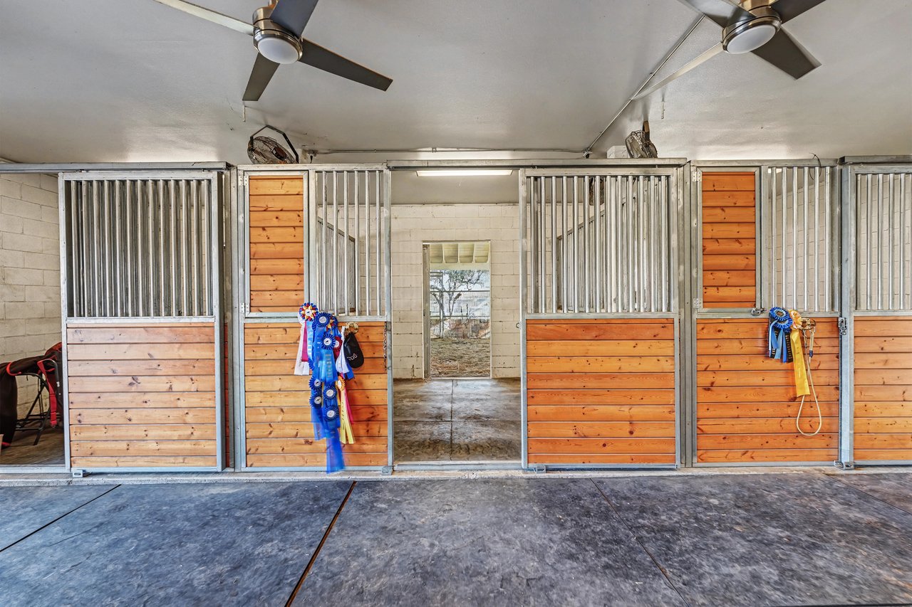 40801 Avenida La Cresta