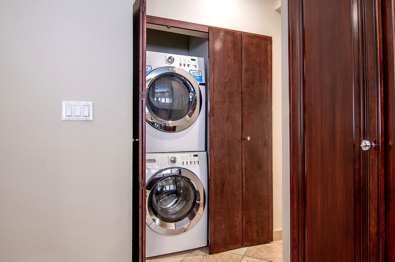 916 S. Shenandoah St. # 1