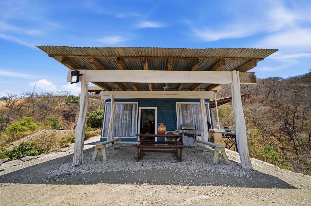 Finca Las Ventanas | Expansive Mountain View Estate Near Potrero