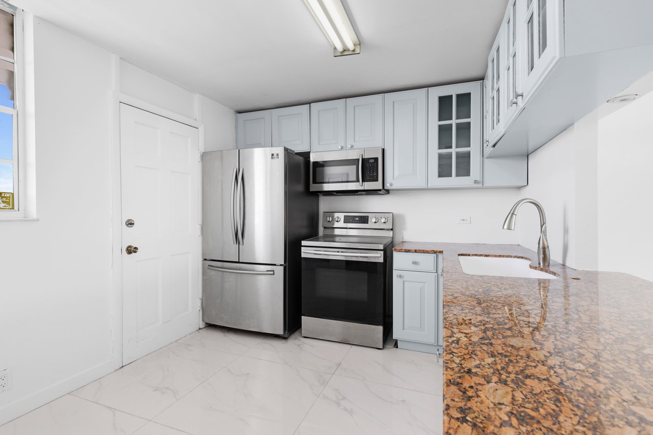 3545 NE 166th St #1004 North Miami Beach