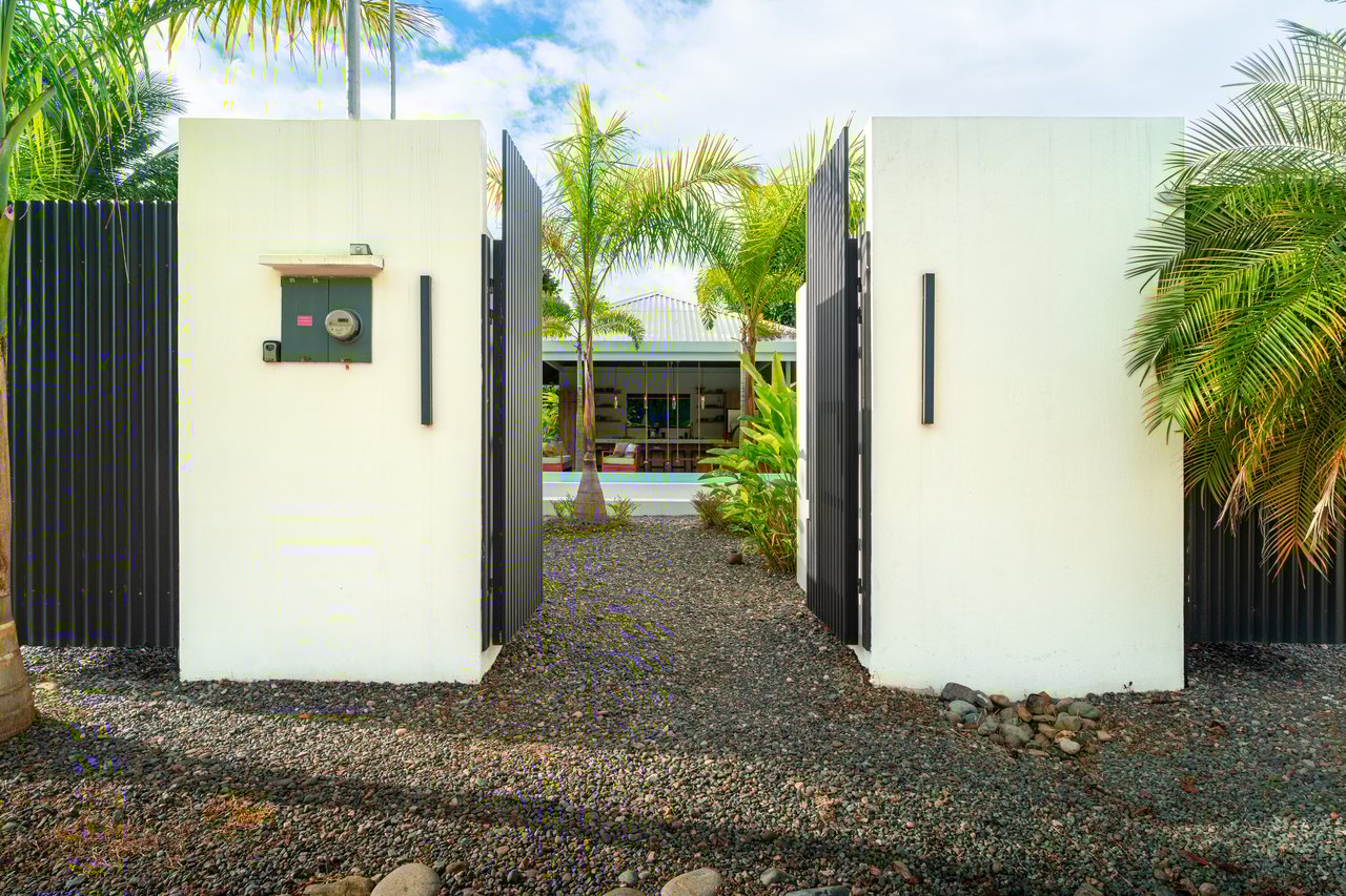 Income Ready Boutique Investment near Whale's Tail Beach