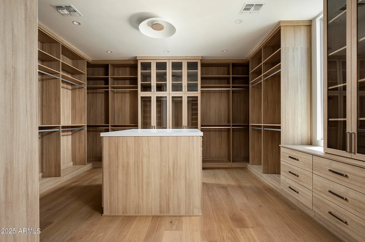 5120 N CASA BLANCA Drive