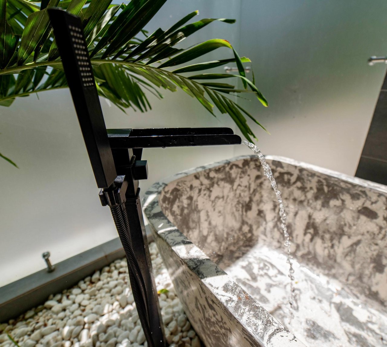 Casa La Ola Perfecta | Luxury 5-Bedroom Home with Pool Near the Beach in Hacienda Pinilla