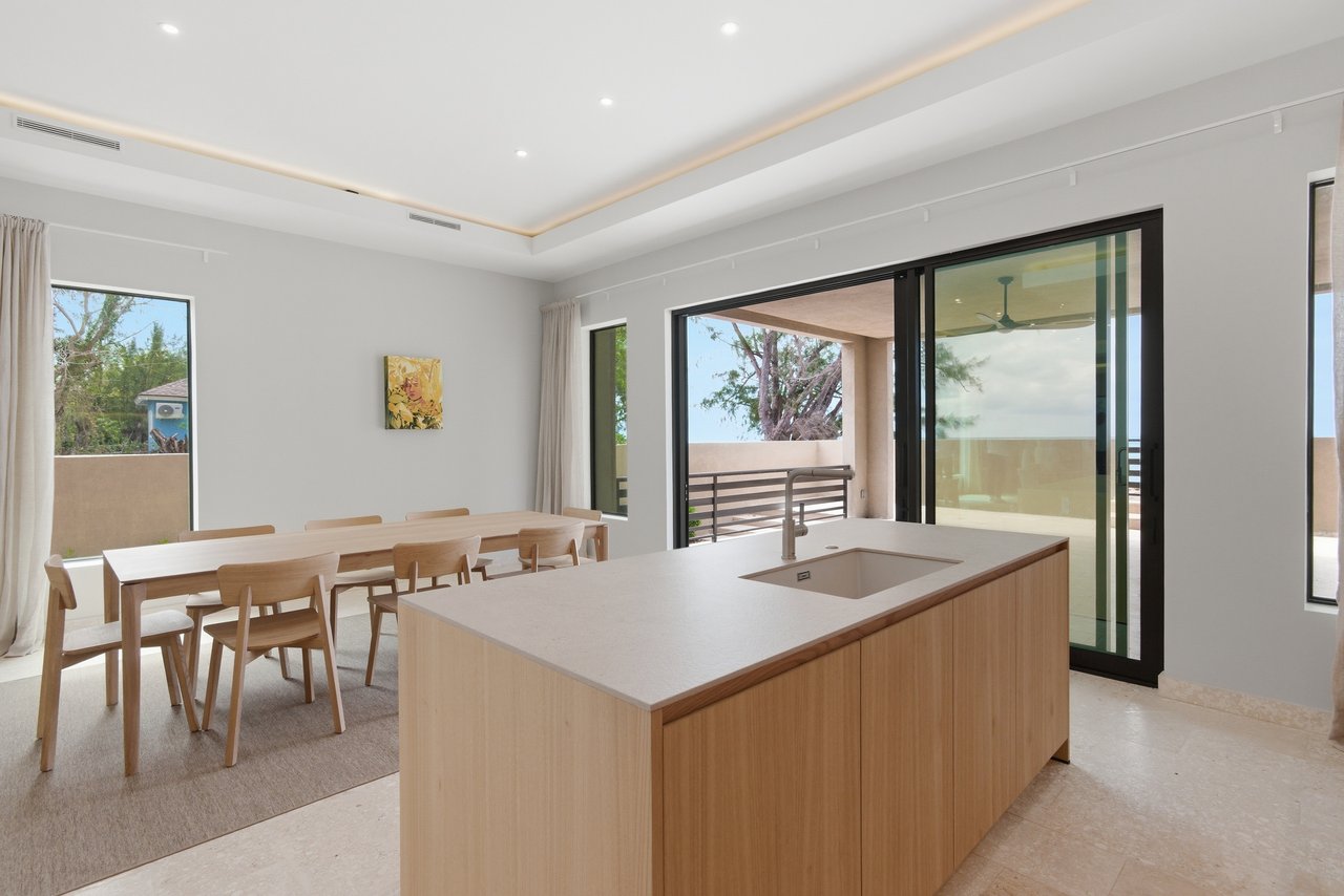 Villa Sol, Adelaide Beach