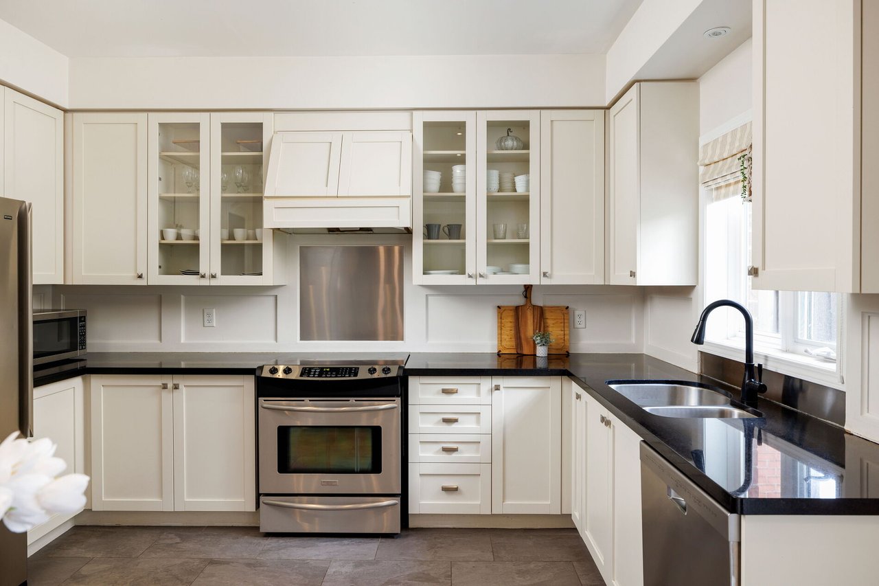 2202 Brookhaven Crescent