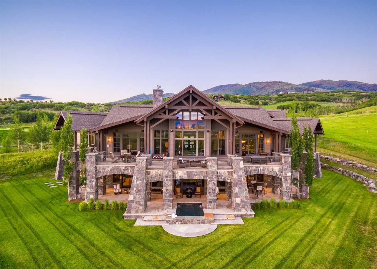 Inside Acanthus Estate