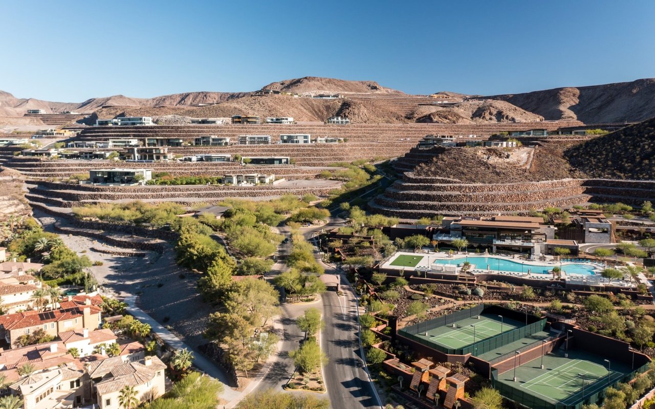 Ascaya's Ulta Lux Community
