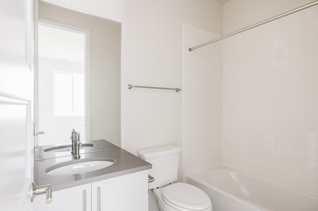 Fusion 1C - Finished Basement & 2-1 Buydown Included