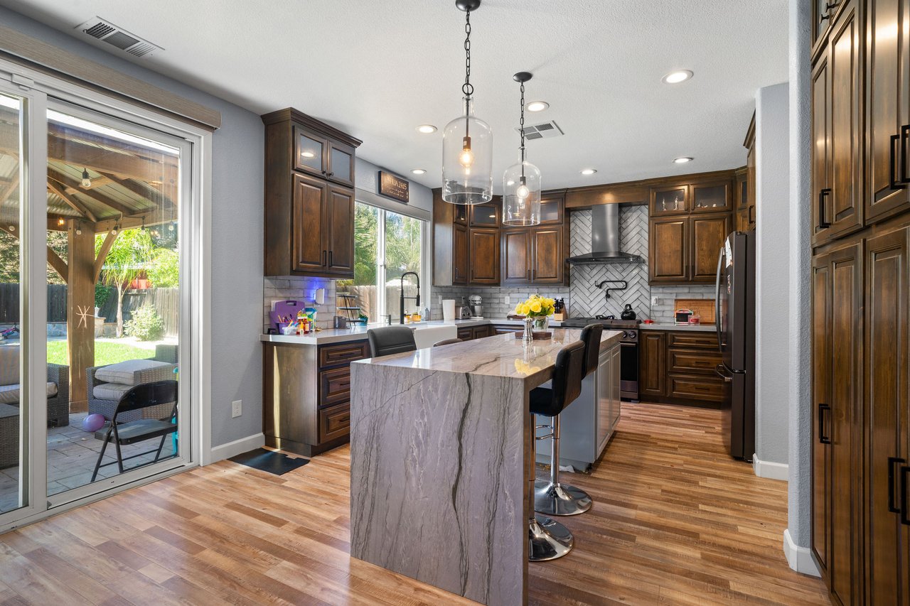 4637 Glenbrook Drive