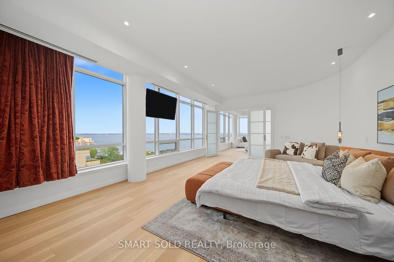PRESTIGE AT 500 QUEENS QUAY WEST