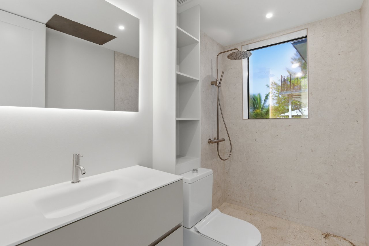 Villa Sol, Adelaide Beach
