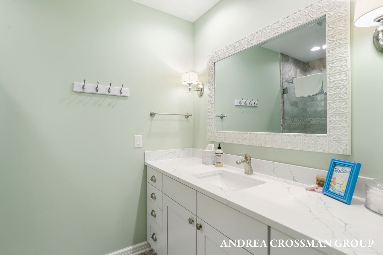 9565 Whispering Sands Dr