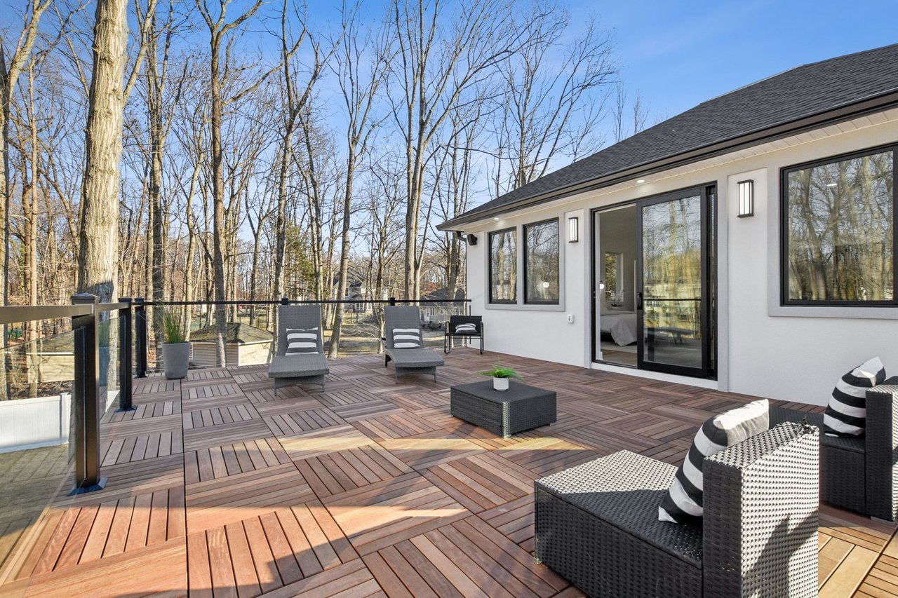 19 Highlander Dr