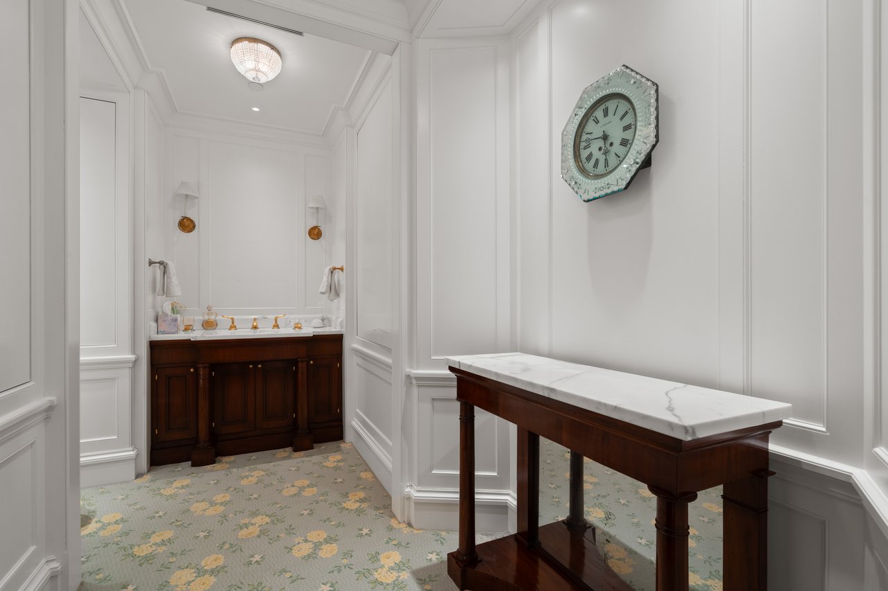 The Carlton House 16BCD