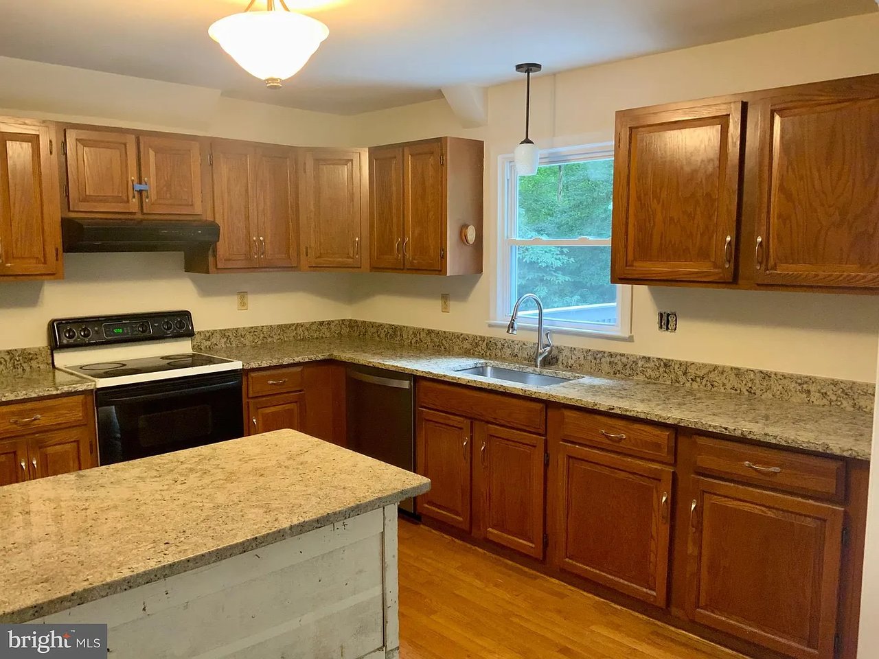 3565 Twinbrook Dr