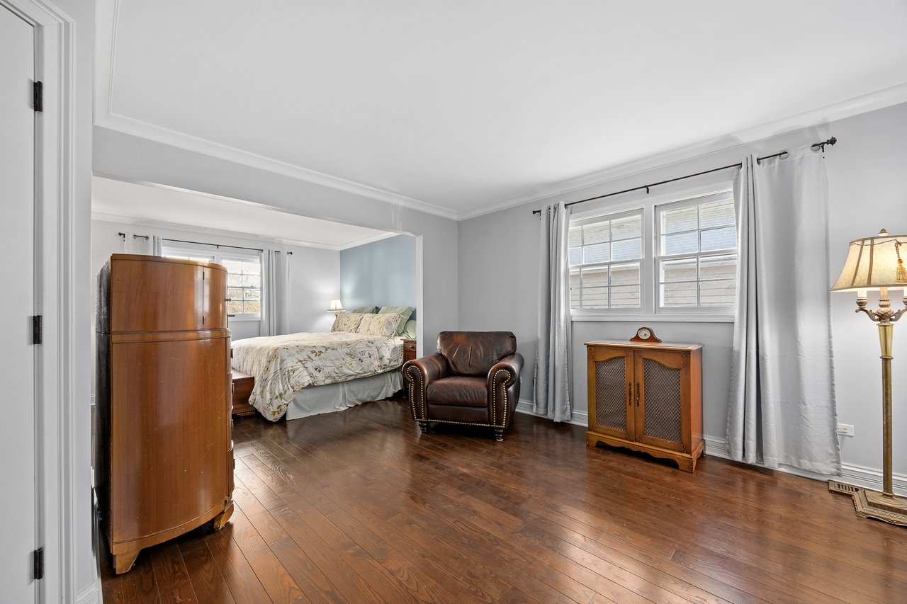 4821 Wallbank Ave, Downers Grove