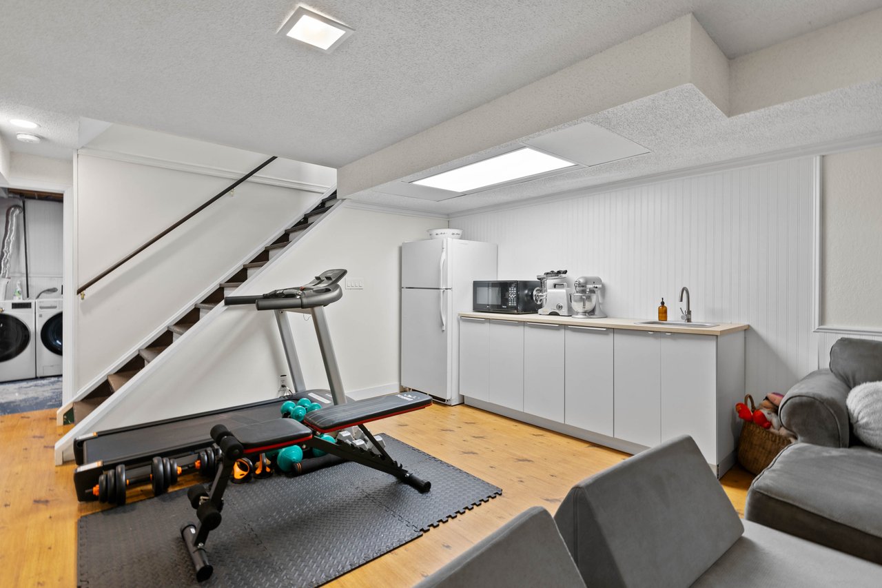 104 Thorson Crescent