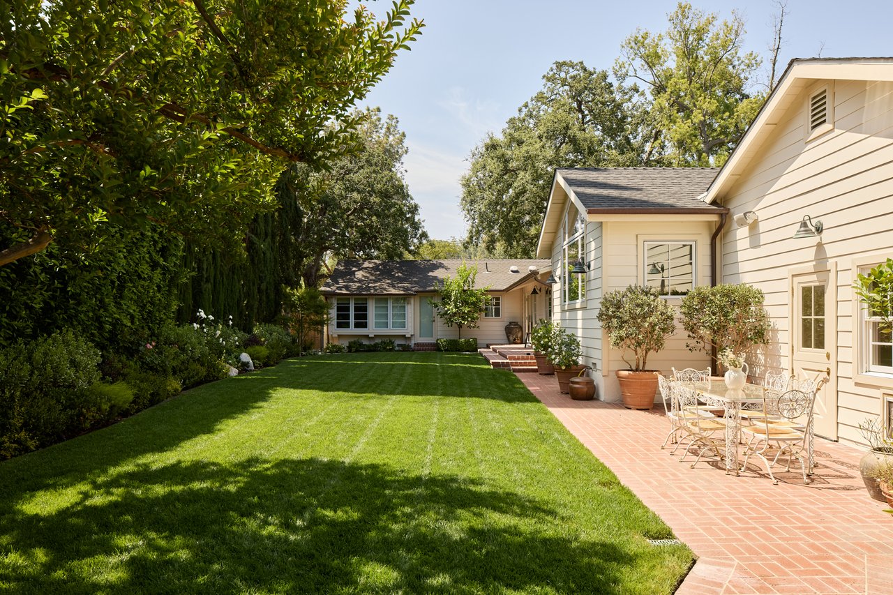 17333 Rancho St, Encino