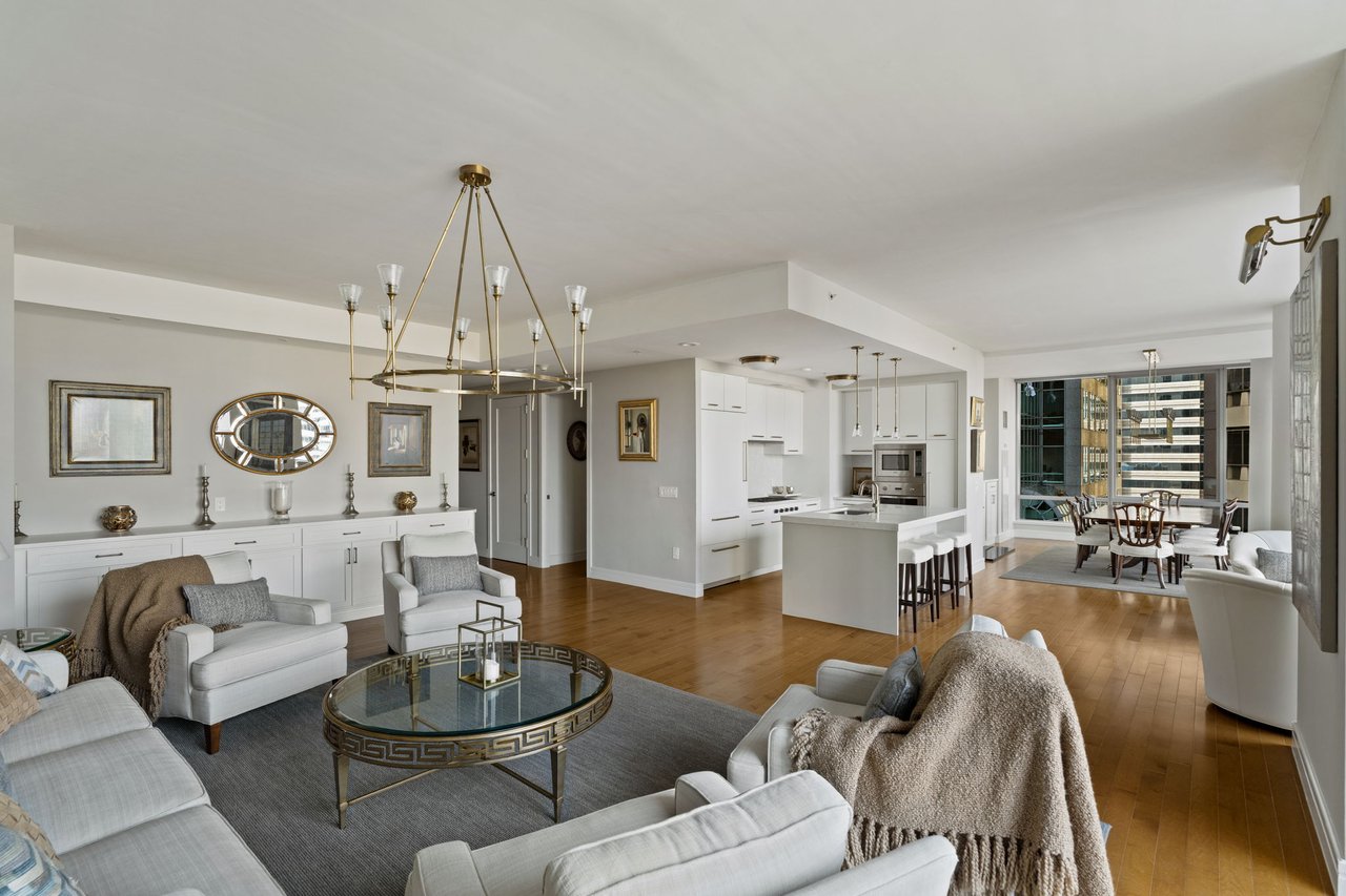 HUGE Living, Dining & Kitchen Open plan, Views