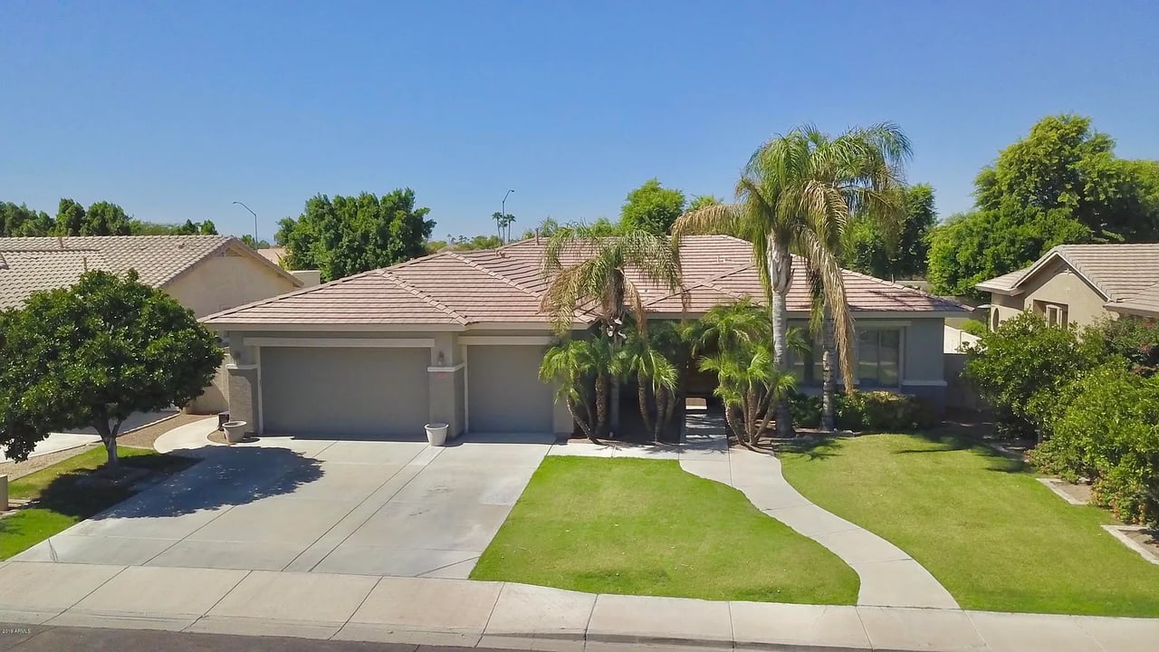 1544 N Robin Ln