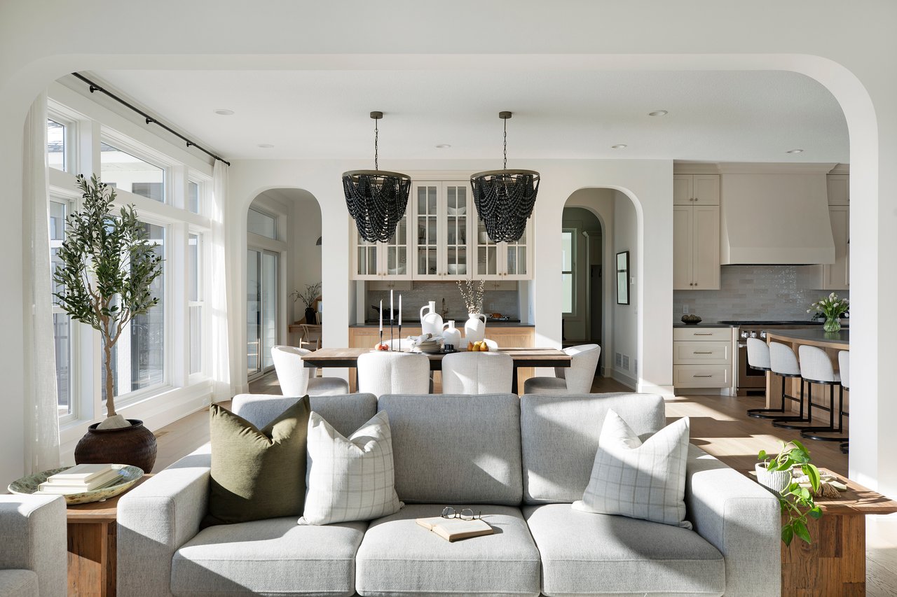 4909 Rolling Green Pkwy, Edina