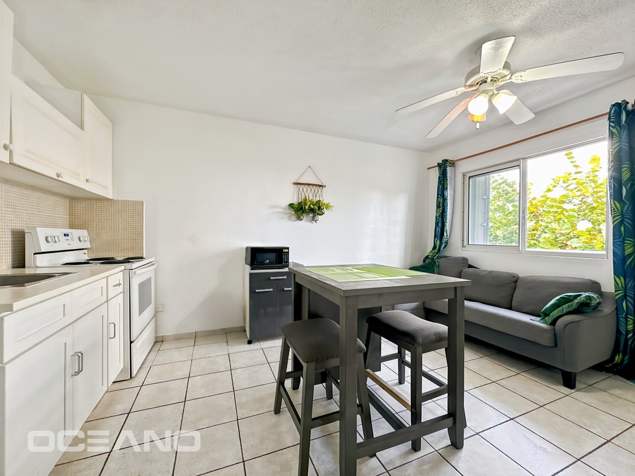 EXCLUSIVE : 1-Bedroom Apartment – PALM COURT