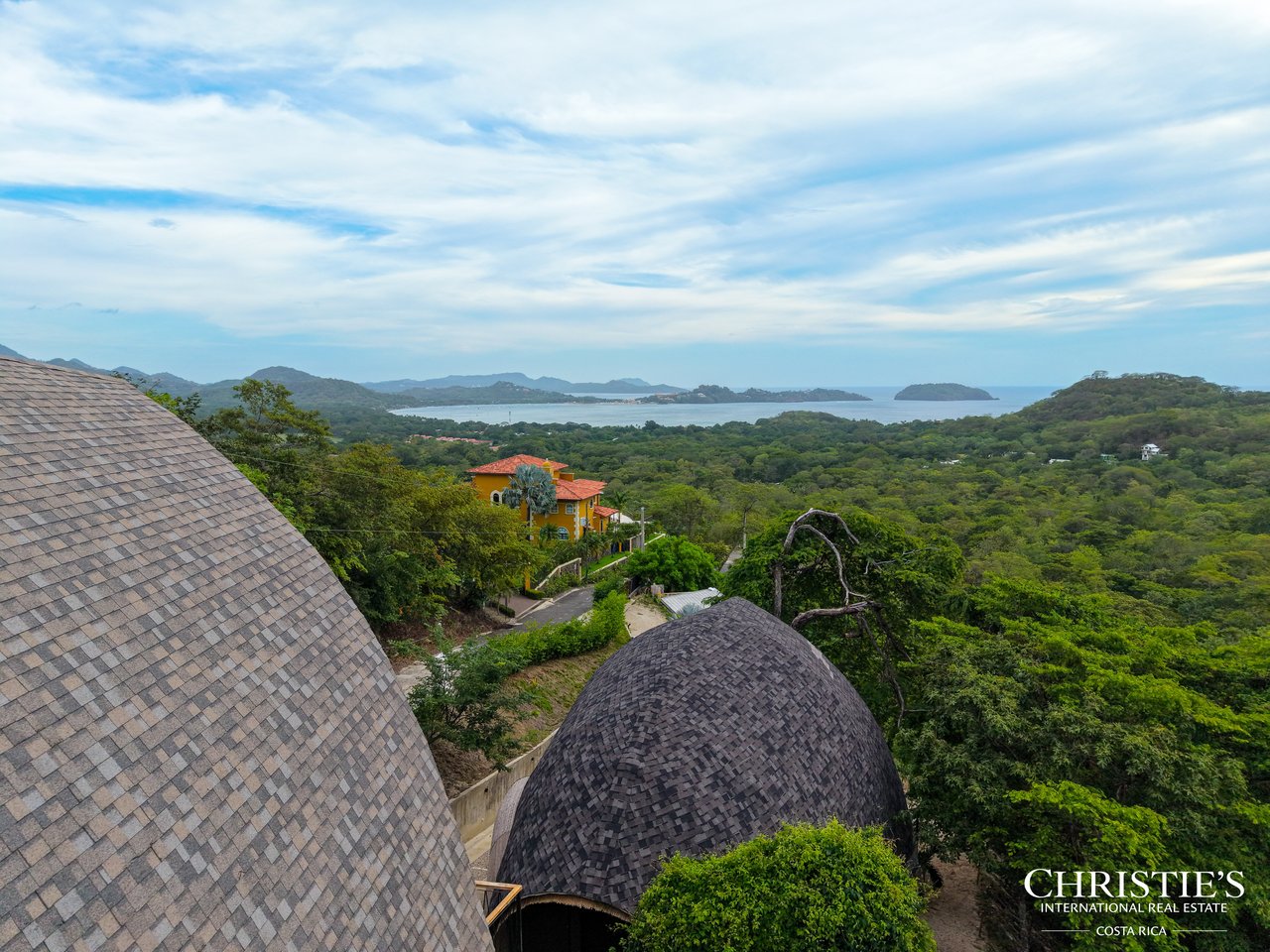 LE CLOS - An Exclusive Three-Residence Estate 