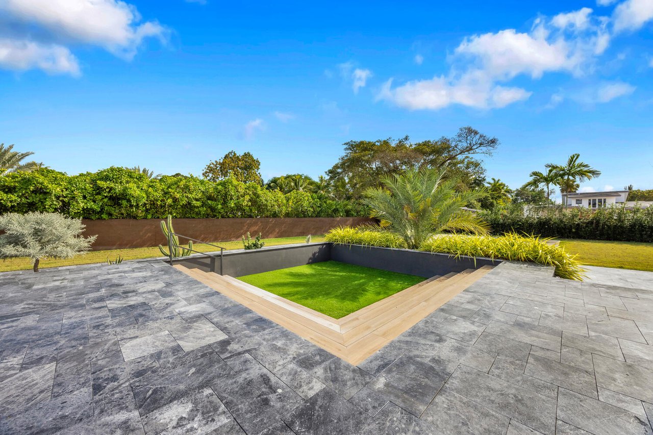 Your Private Resort - Everyday Of The Week