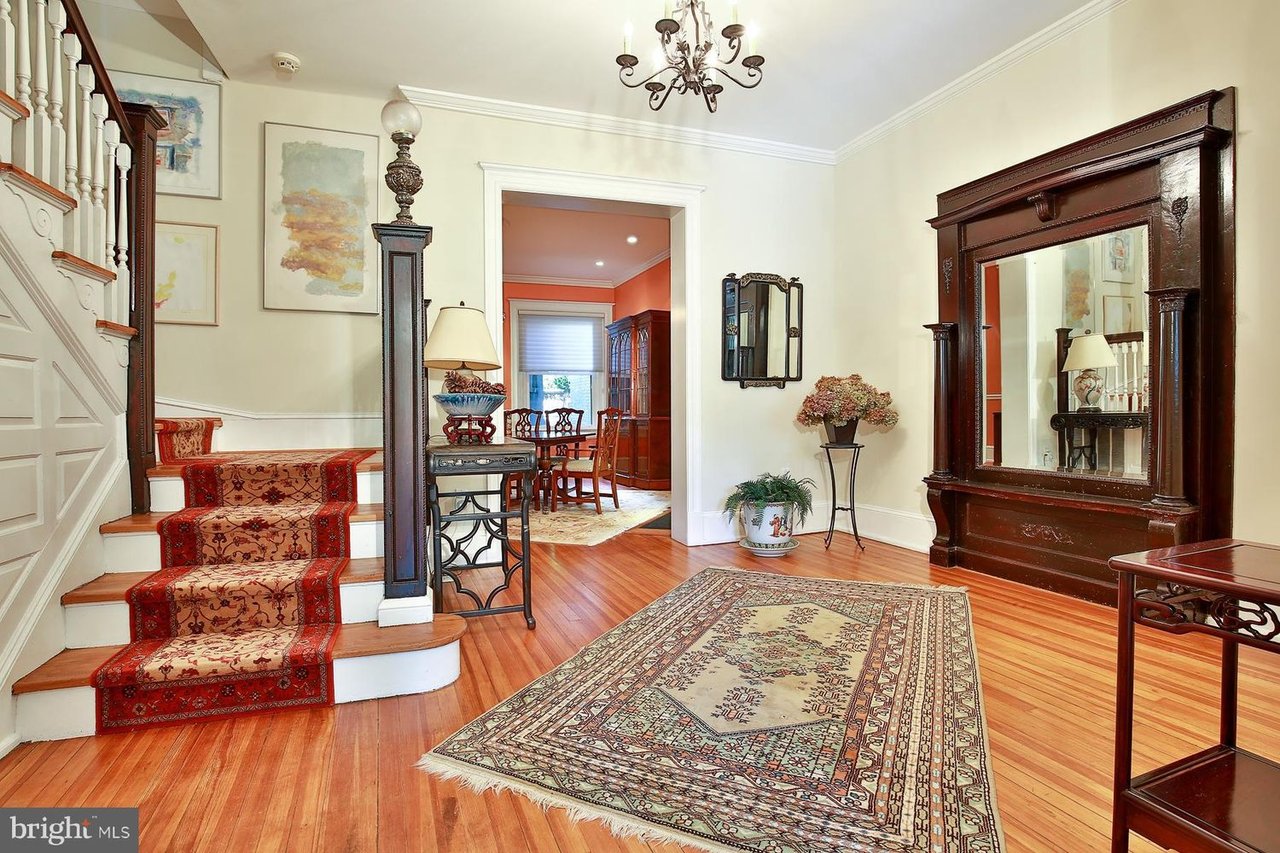 1967 Biltmore St NW