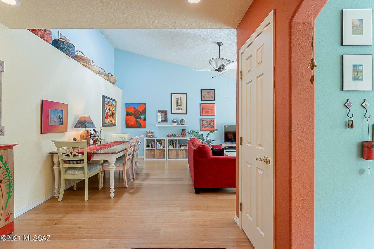 1323 E Stoney Canyon Cir