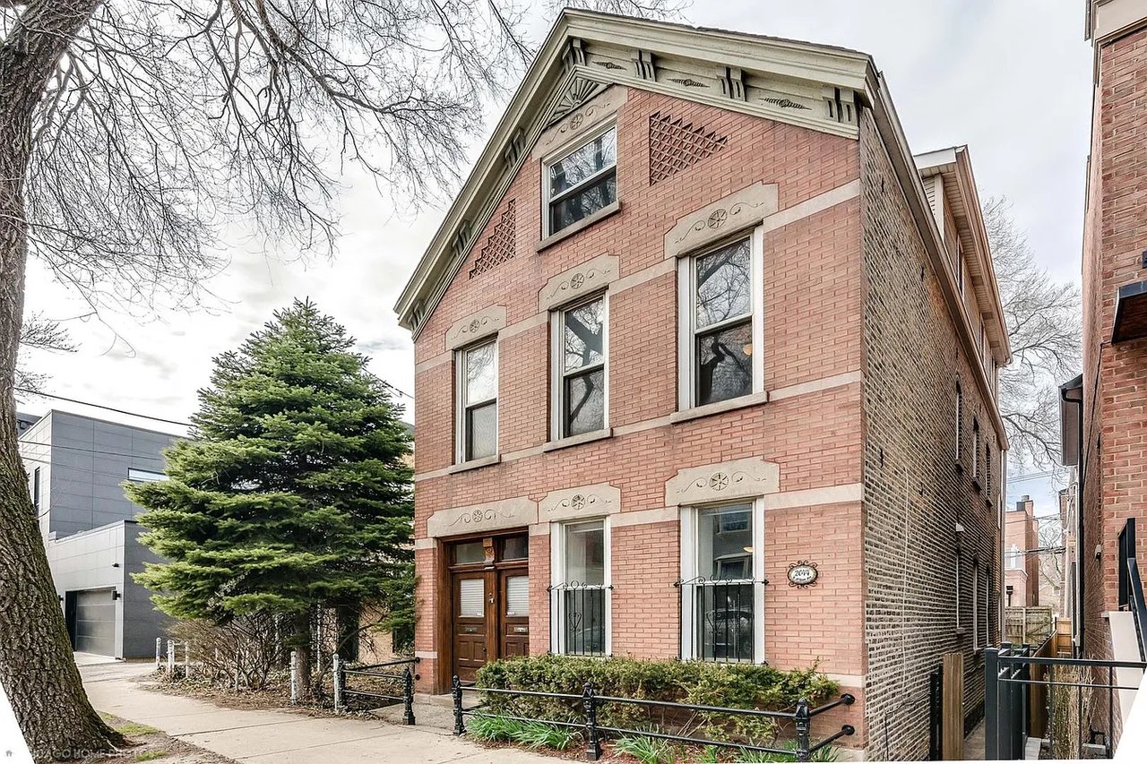 2044 W McLean Ave