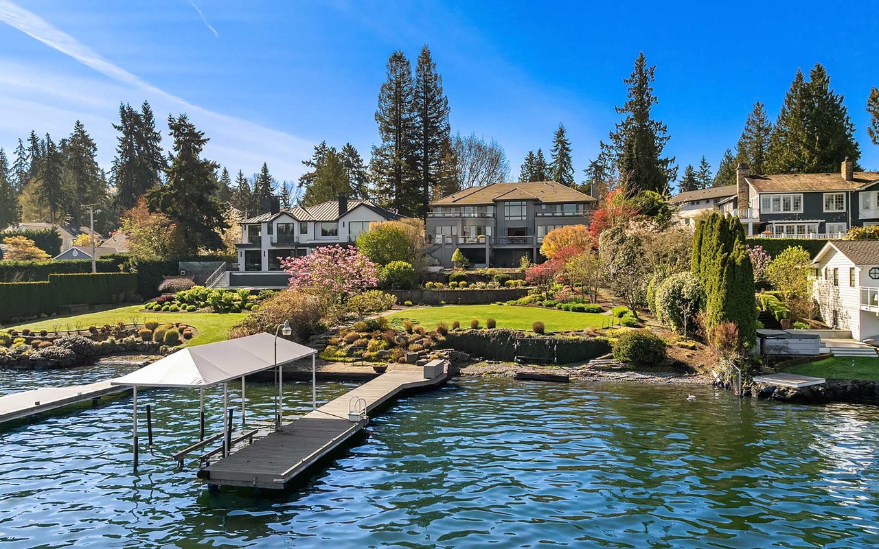 Northwest Contemporary Style on Mercer Island’s Cherished North End