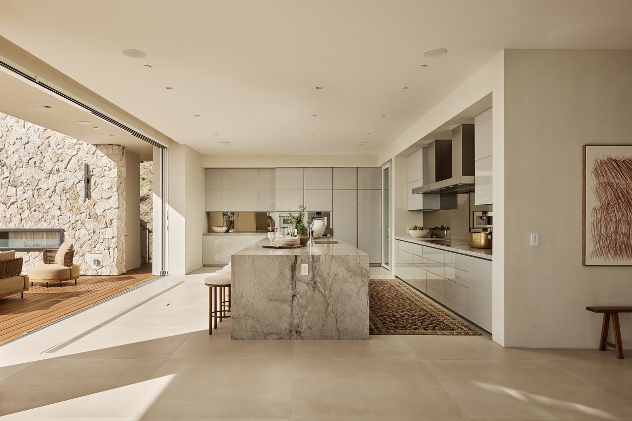 1615 Blue Jay Way, Bird Streets