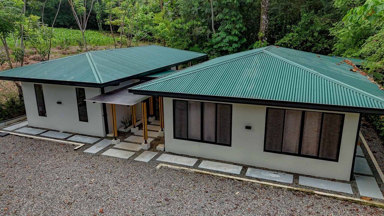 Rainforest Home with River, Jungle Trails & Pool in Ojochal