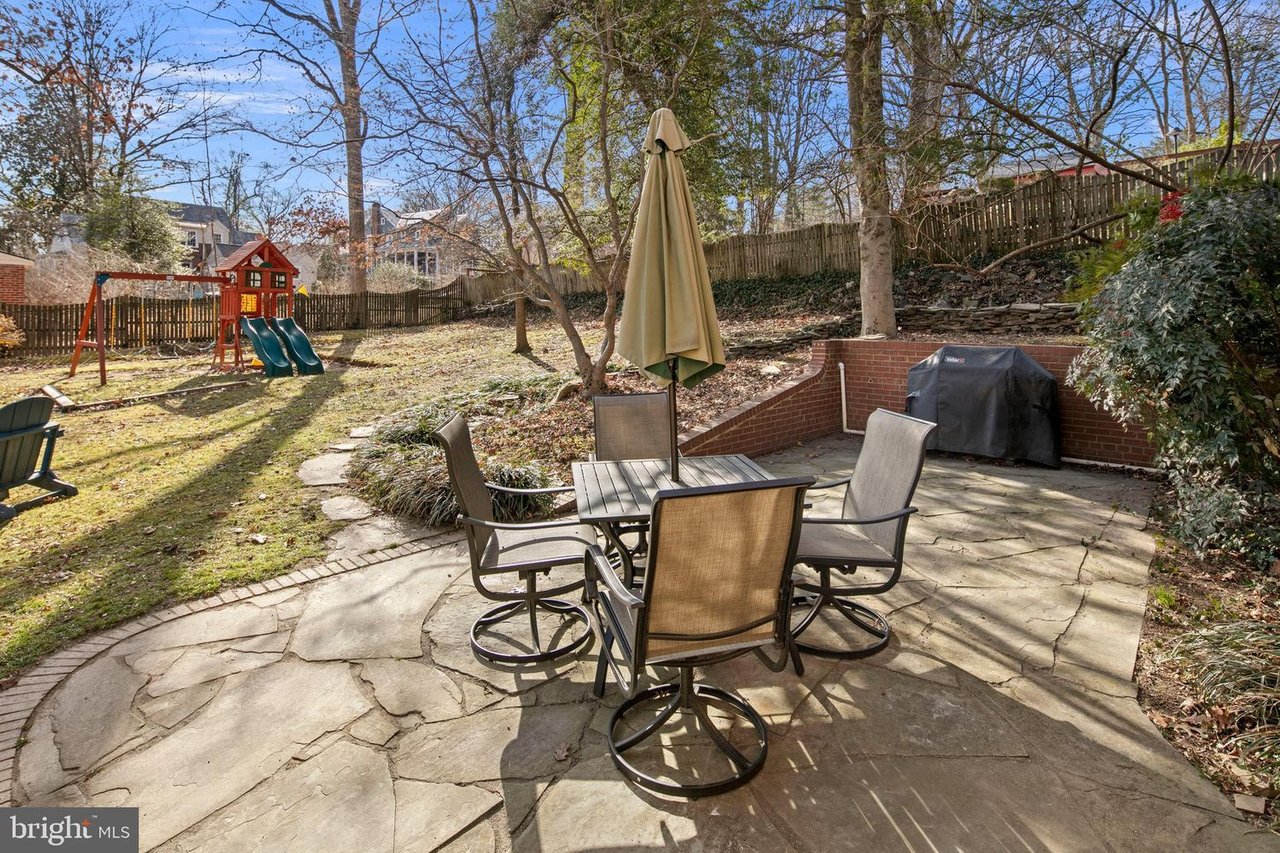 1212 Dale Dr