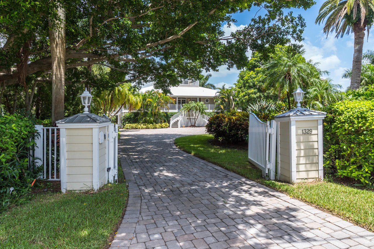 1329 Vista Dr