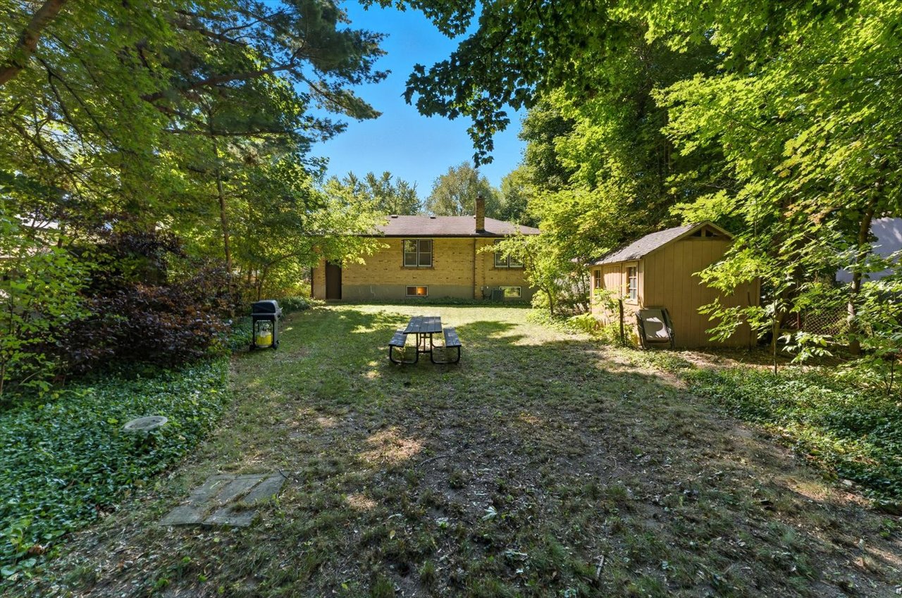 1229 Welwyn Dr