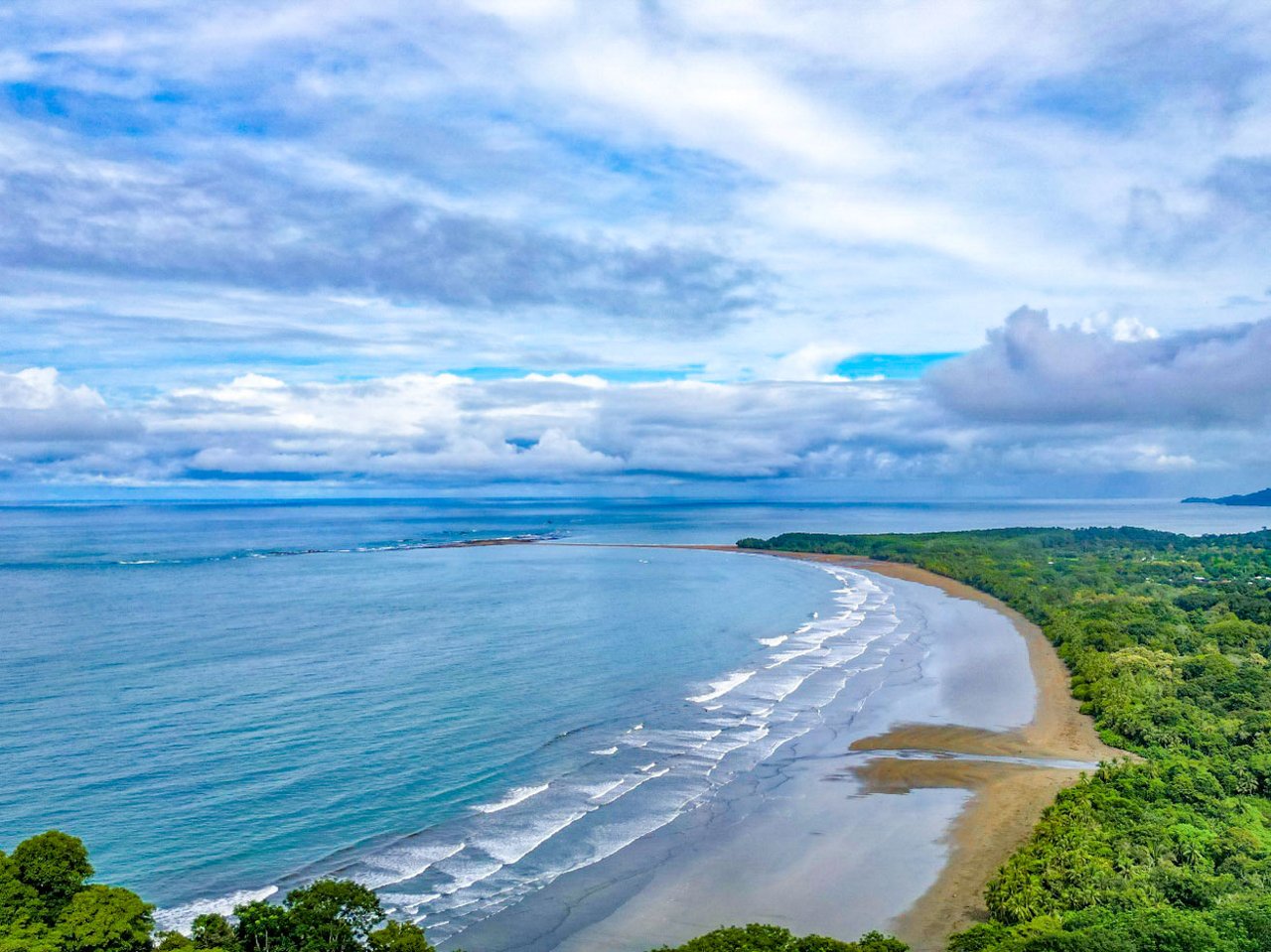 Resort-Hotel for Sale in Uvita – 12 Two-Bedroom Apartments & Pool