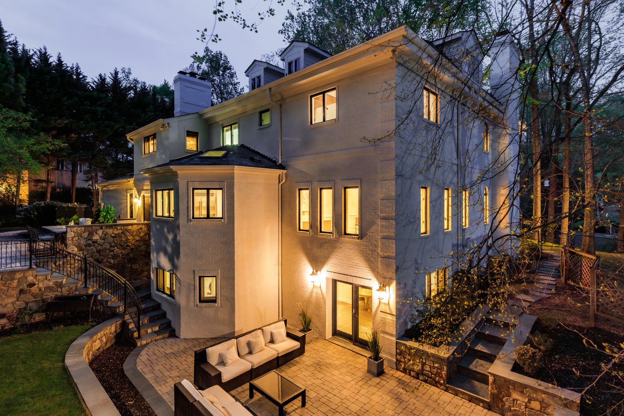 9200 Holly Oak Drive