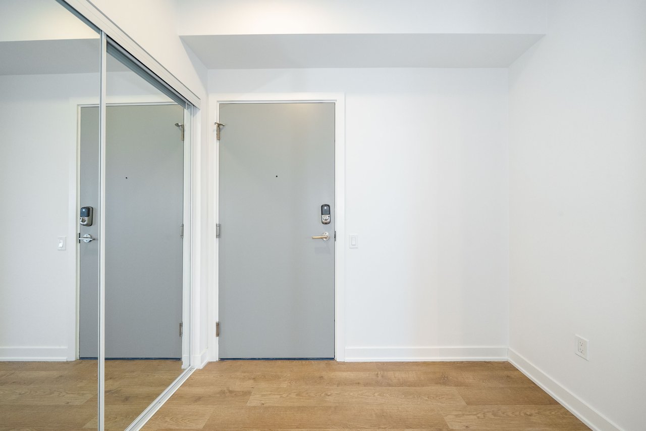 30 Upper Mall Way, A2205