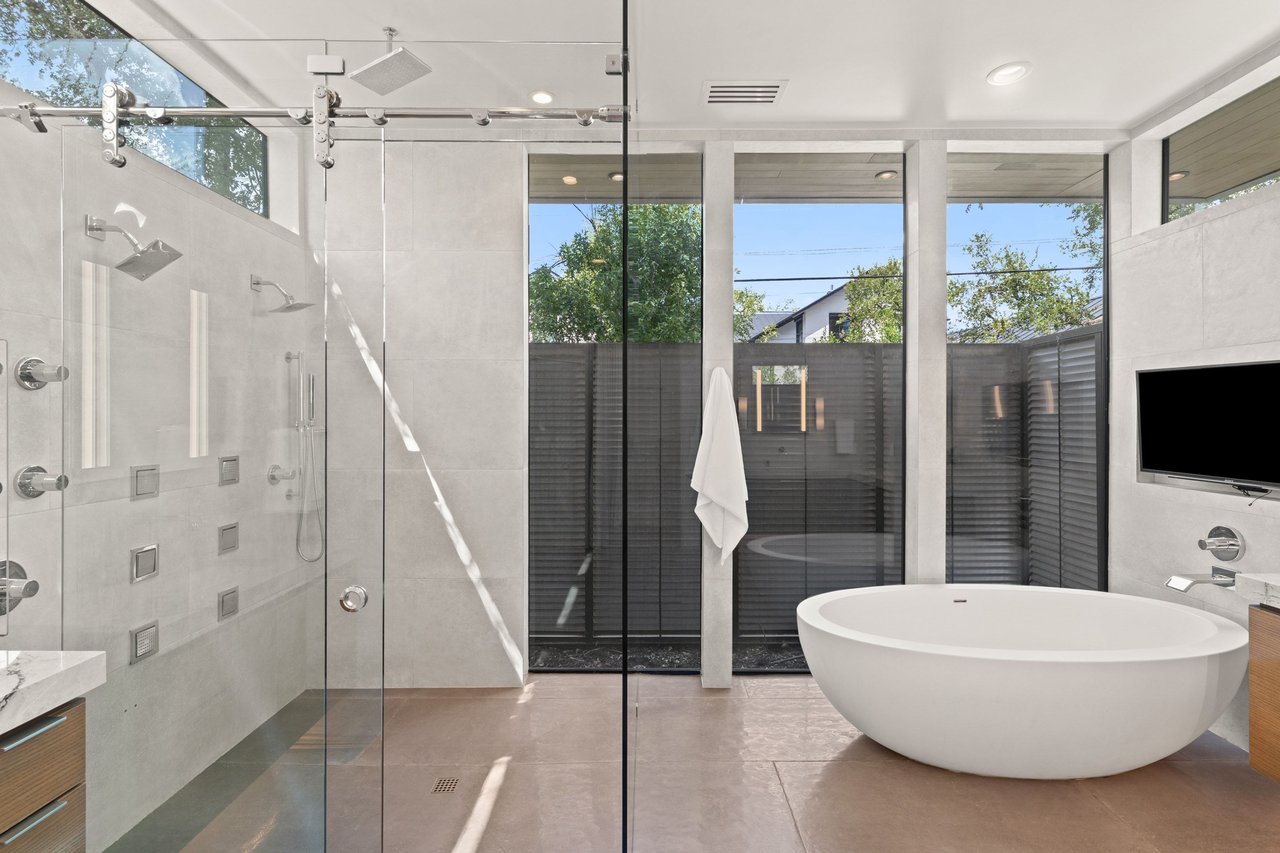 4811 Timberline Drive